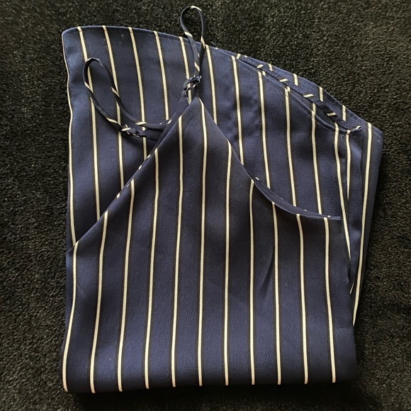 Top - Picture 2 of 5